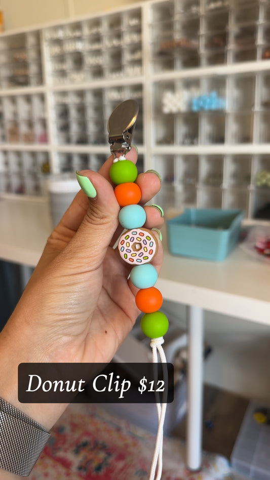 [IN STOCK] Donut Pacifier Clip