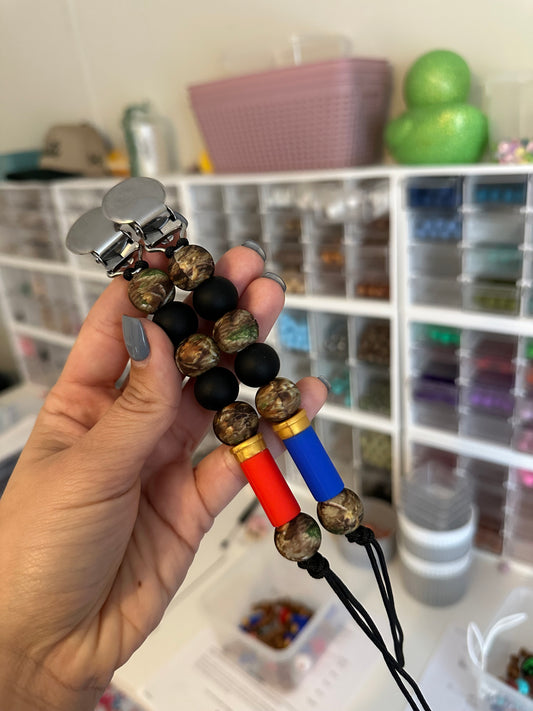 SG Shell Pacifier Clip