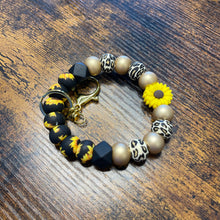 Load image into Gallery viewer, Sunflower Leopard Key Ring